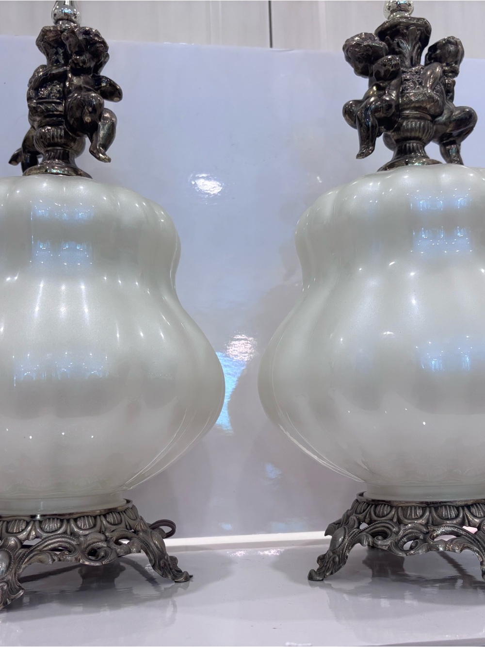 Pair Of Vintage Cornell Victorian Cherub Lamp Hollywood Regency - Picture 13 of 16